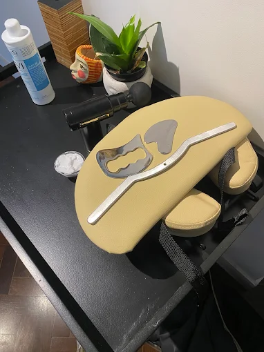 The tools laid out on the table before the session
